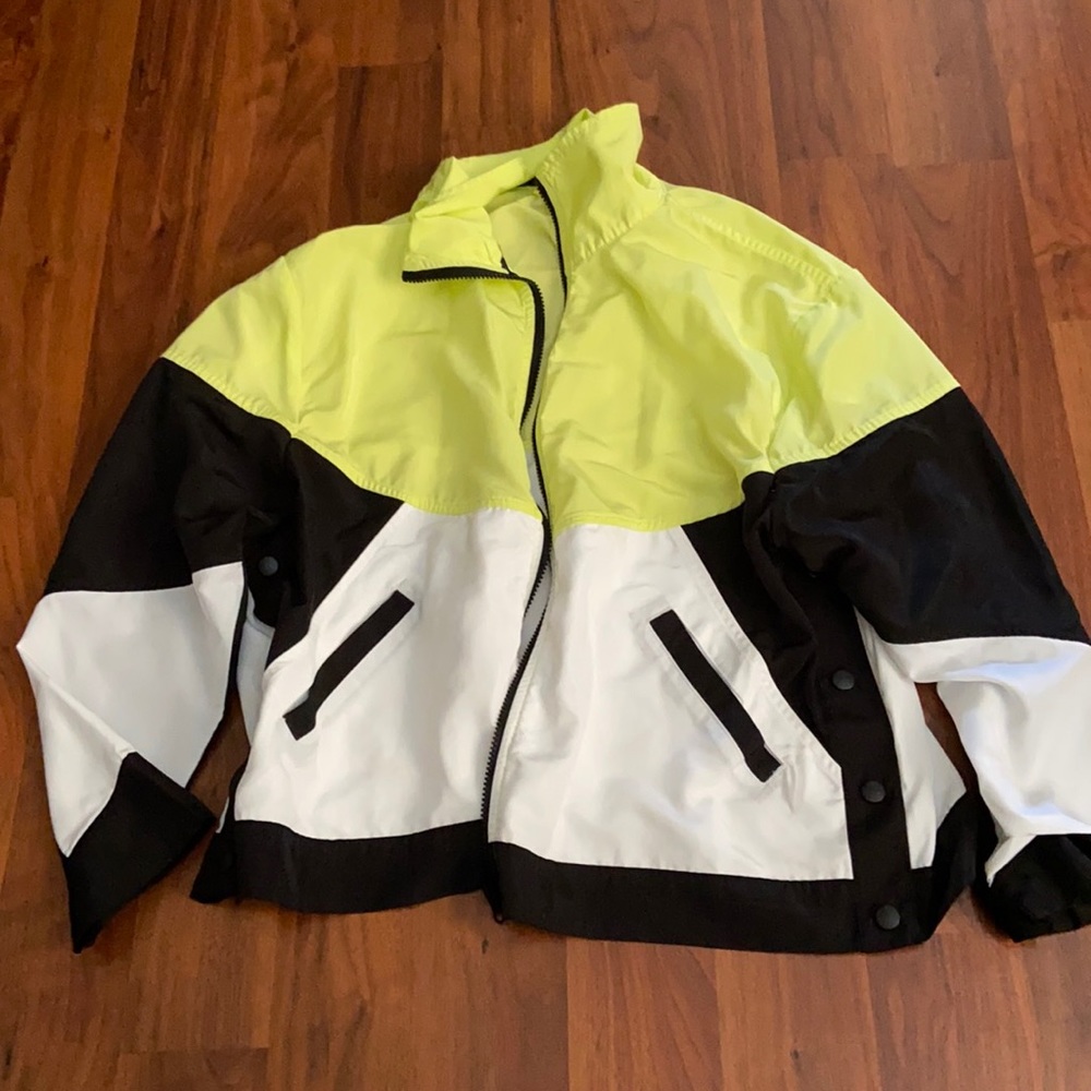 Women’s Athletic Windbreaker